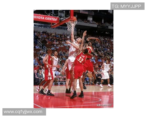 姚明单场狂砍49分震撼全场带领球队逆转胜利展现传奇风采