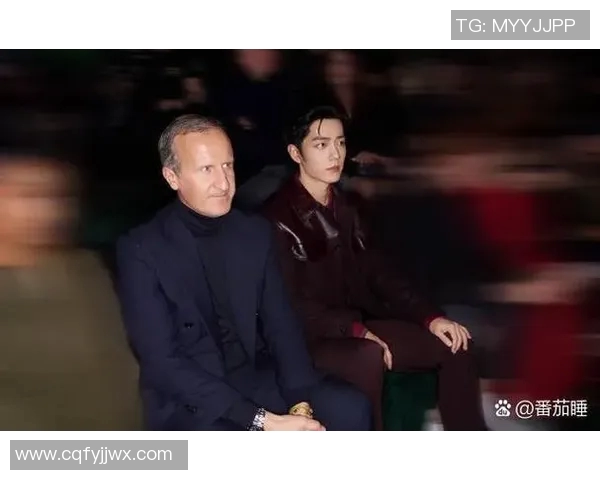 足球明星华丽走红地毯尽显风采与魅力引领时尚潮流瞬间 足球明星华丽走红地毯尽显风采与魅力引领时尚潮流瞬间