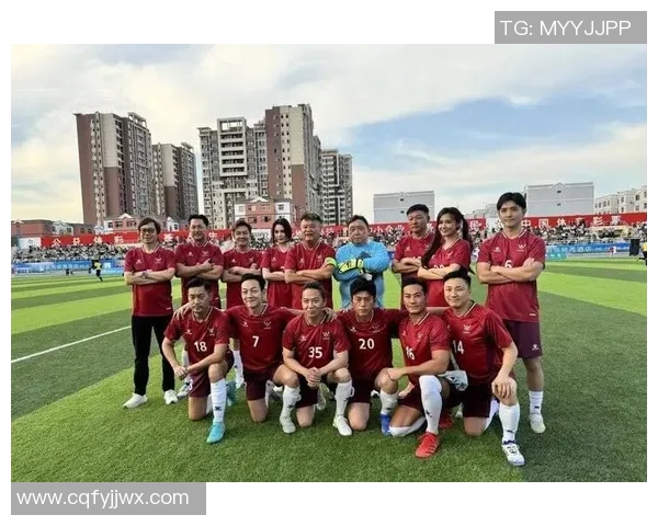 足球明星与球队的传奇故事：他们如何书写绿茵场上的辉煌篇章